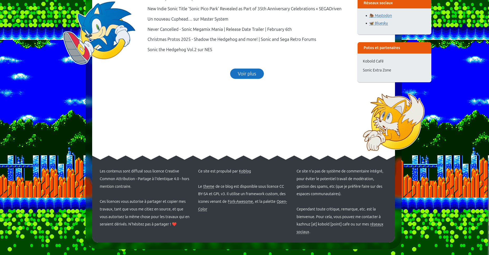 Le bas du même site, on y voit surtout une veille informative avec plusieurs sites en liste, des images de Sonic et Tails en bas des sidebar, et un footer avec des piquants en haut