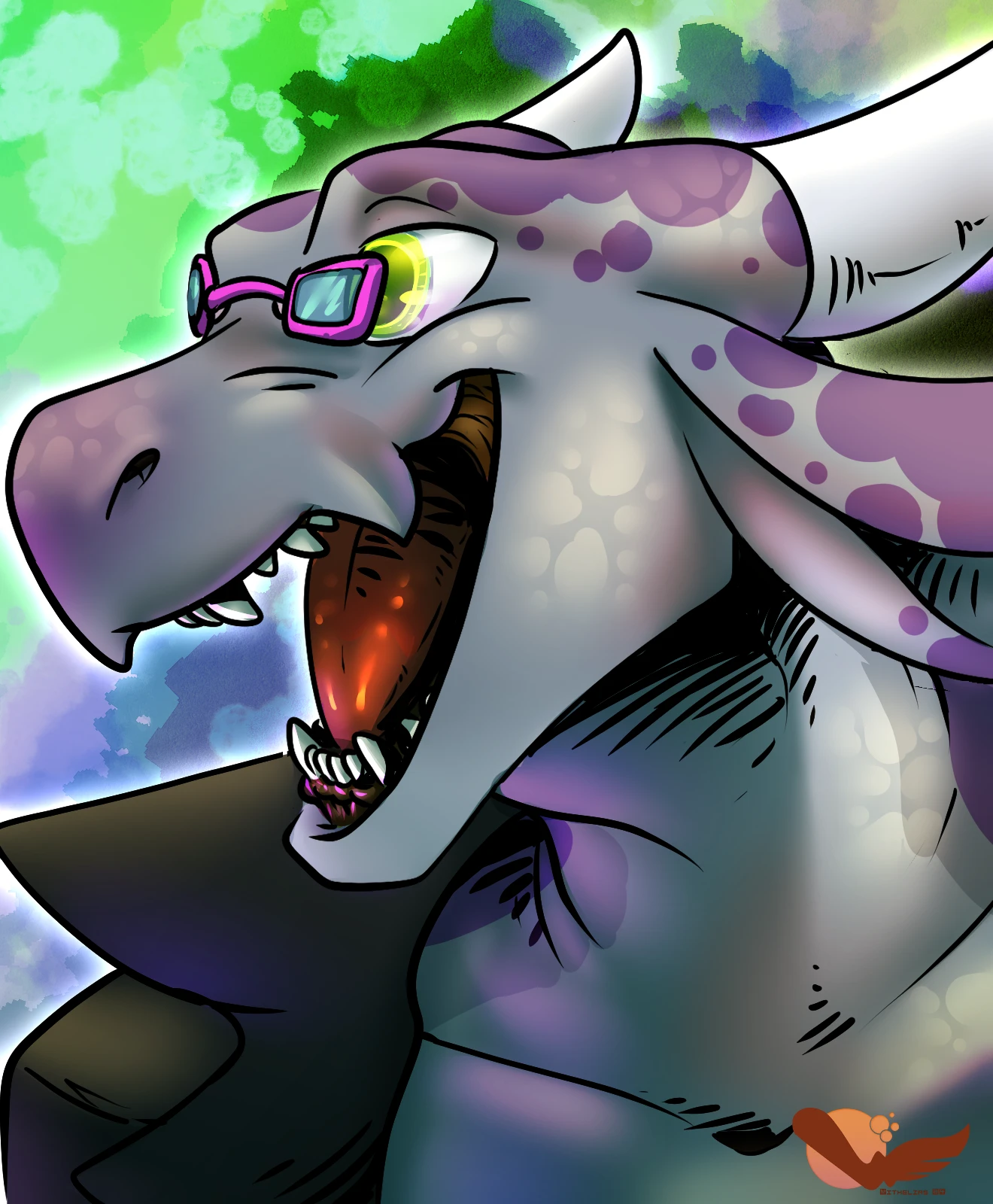 Un dessin de Kazhnuz, um kobold grixe et violetxe binoclairde avec des oreilles un peu de chèvres. Iel est vu de portrait, et est joyeuxe